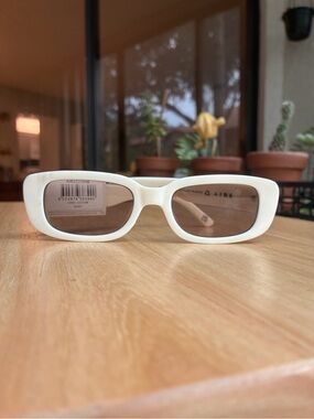 NWT AIRE Ceres Ivory Slim Oval Sunglasses